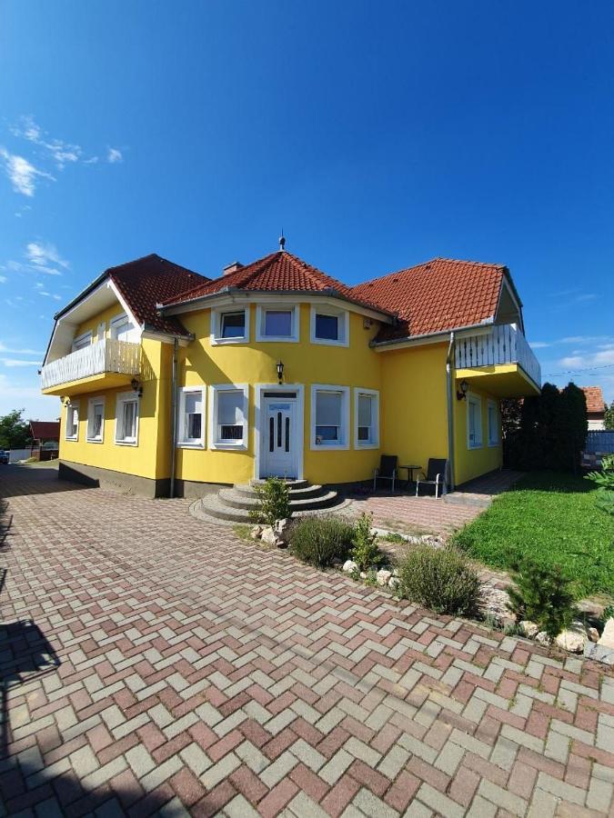 Arielle Panzió Zalaegerszeg Exterior foto